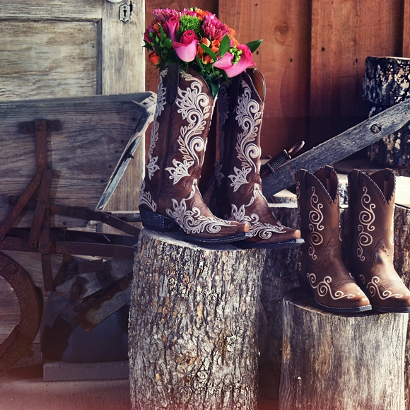 Ariat youth boots for girls - Picture 1 of 5